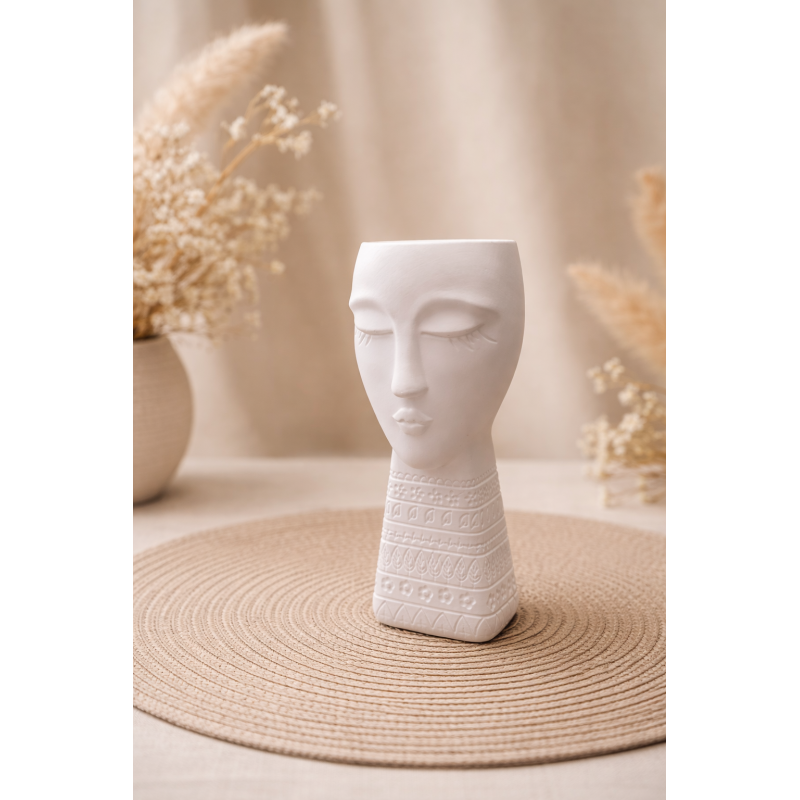 Vazelė Užmerktos akys